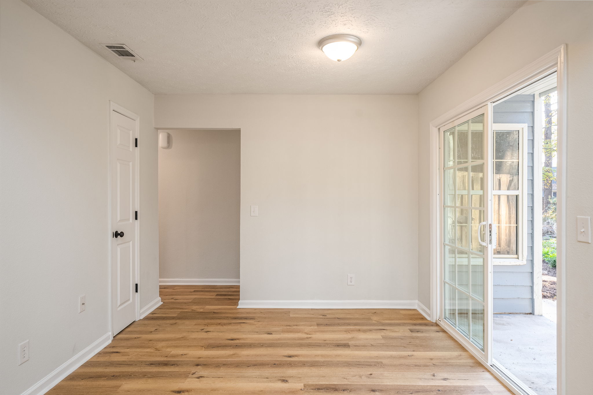 4 Bedroom, 2 bathroom home in Savannah, Ga-Georgetown