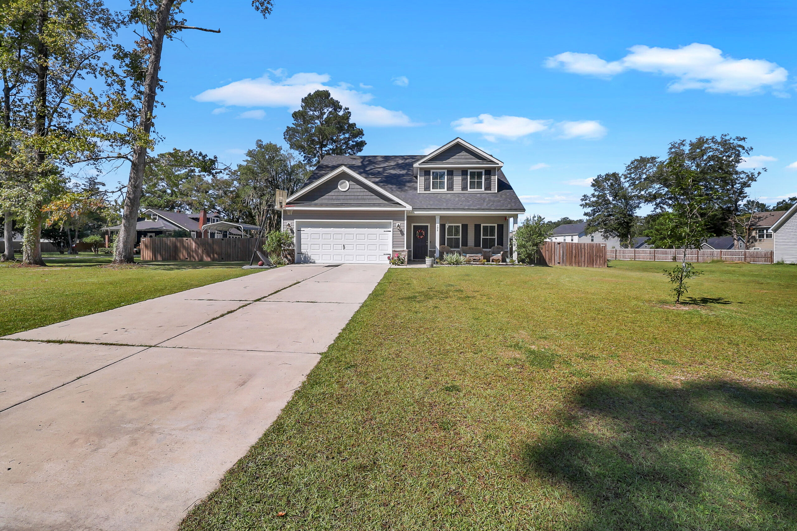 4 Bedroom, 3.5 Bathroom home in Guyton